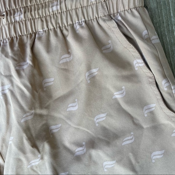 ** Fabletics Medium Iggy Woven Sandy Tan Brown Logo Jogger Pants - Picture 8 of 11